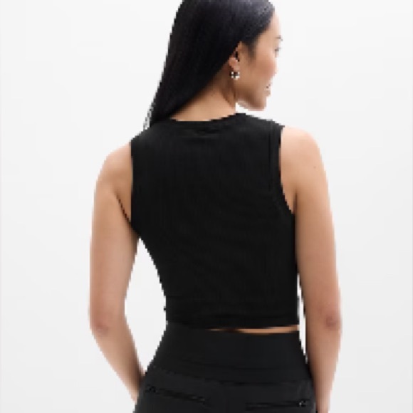 Athleta Renew Seamless Muscle Tank Black Size M - Picture 2 of 5